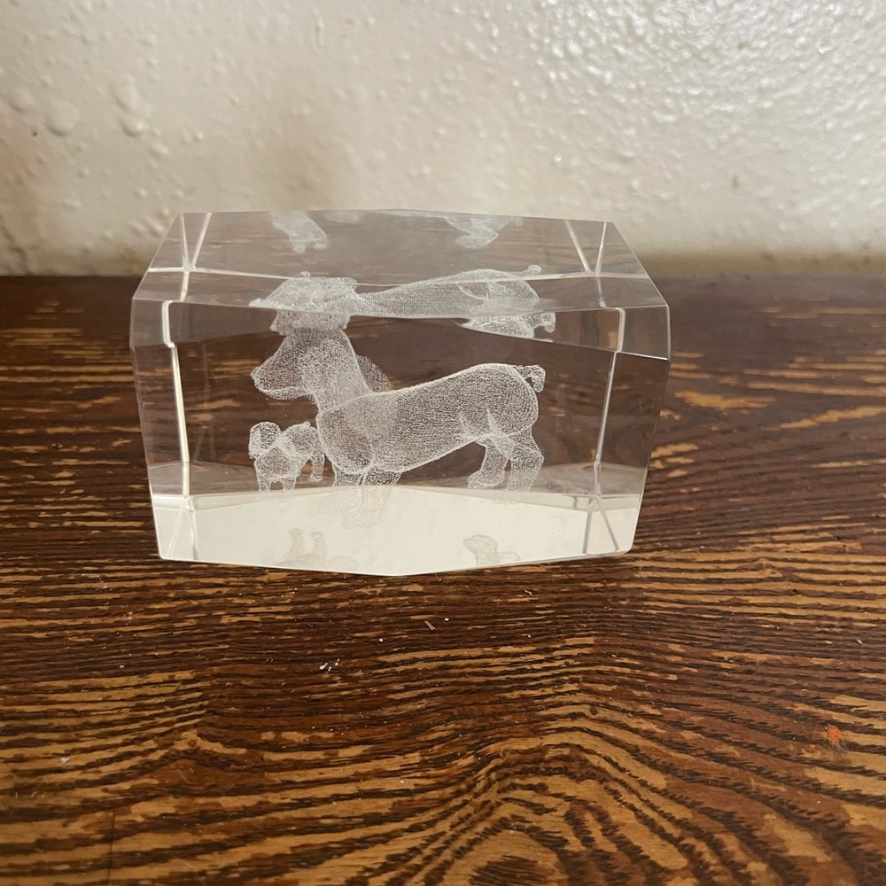 VINTAGE 3D Laser Edged Glass Dog & Puppy Paperweight 3x2”